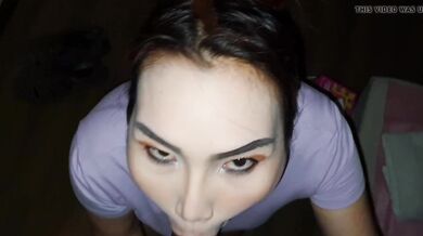 Thailand ke ladyboy ne lund chusa desi
