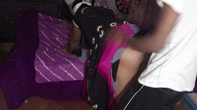 Desi village mami ki gaand aur chut chati saree me ghus ke