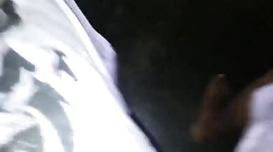 Desi bhabhi ne mast handjob de ke lund ka pani nikala