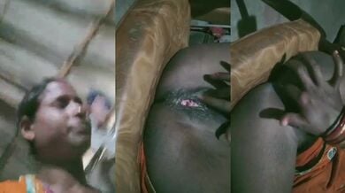 Desi bhabhi ki kali dehati chut ka finger sex video