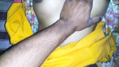 Girlfriend ki geeli geeli chut ki chudai kar ke blue film banai