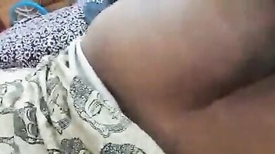 Padosan bhabhi ki chikni chut mari