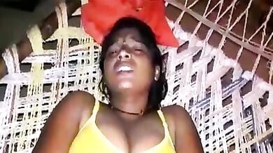 Kali gujarati desi bhabhi ki charpai par chudai