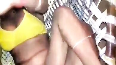 Kali gujarati desi bhabhi ki charpai par chudai