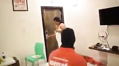 Zomato wale ka lund chusa south Indian aunty ne