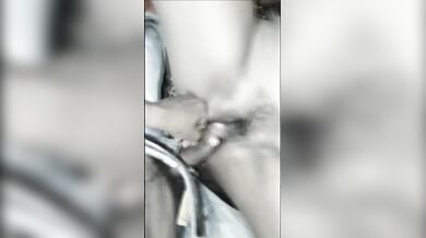 Mastiyai hui desi girl ki fingering aur chudai