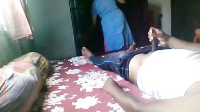 Desi kamwali ko lund dikha ke choda