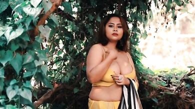 Busty bengali boudi hot saree