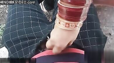 Sexy muslim bhabhi ki khule me masti