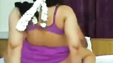 Gajrewali aunty ki desi big ass pakad ke choda
