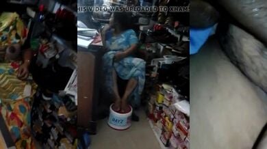 Shop me boobs aur chut khole aunty ne