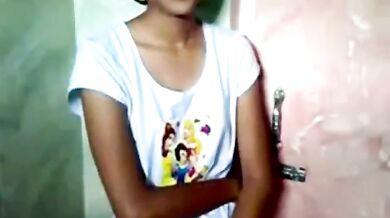 Desi virgin girl ki pahli chut wali selfie