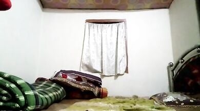Desi chachi ki saree utha ke chudai