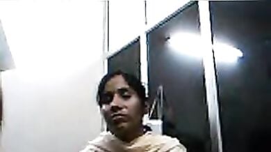 Office ki randi bhabhi ko sharma ji ne kala lund diya