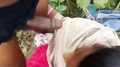 Desi randi ne jungle me lund chus ke chut marwai
