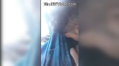 Desi girl ki chut licking car ke andar