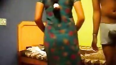 Padosan girl ko lund par bitha ke choda