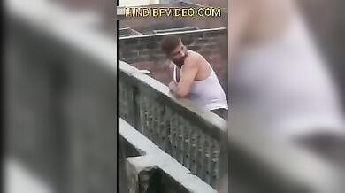 Padosan ko dekh ke muth mari uncle ne