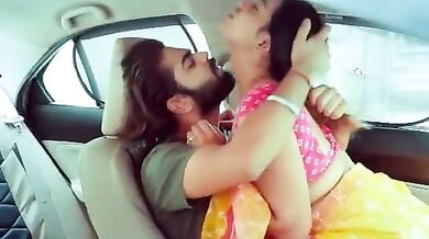 Car ke andar aahe bhar ke chudwati hui bhabhi