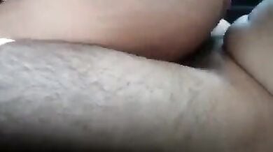 Bhabhi ko driver ne lund par bitha ke choda