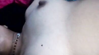 Periods ke dino me bhabhi ka nude massage