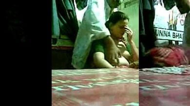 Kamwali aunty ki dukan me chudai