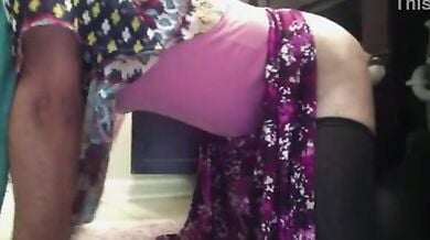 Indian crossdresser ki gaand ki khujli