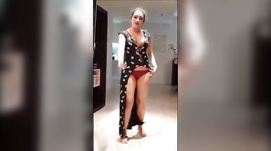 Pakistani callgirl ka panty wala mujra