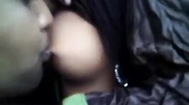 Muslim girlfriend ka boobs sucking