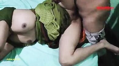 Sidhi sadi makanmalkin bhabhi ki chudai