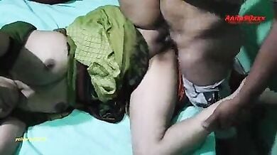 Sidhi sadi makanmalkin bhabhi ki chudai