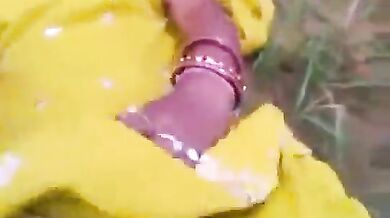 Khet me nangi hui punjabi lady
