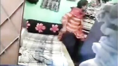 Muslim bhabhi ko parod ke uncle ne choda
