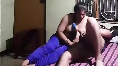 Moti bihari kamwali ka boobs fucking