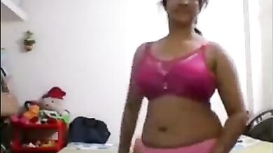 Corona ke kahar ke beech bhabhi ka nanga webcal