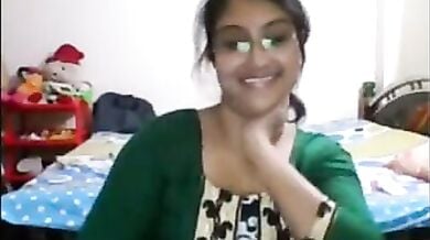 Corona ke kahar ke beech bhabhi ka nanga webcal