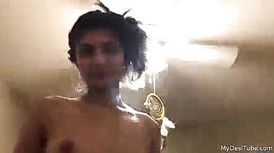 London me pakistani ladki ka sexy blowjob