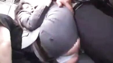 Big boobs wali Japanese ladki ki bus me fucking
