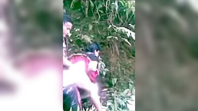 Jungle ke andar desi randi ki chudai
