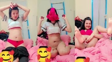 Panty utaar muh mai pahani fir chut failaake dikhai